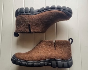 READY to SHIP Felt wool short ankle boots size EU40, US womens 9 in natural brown wool