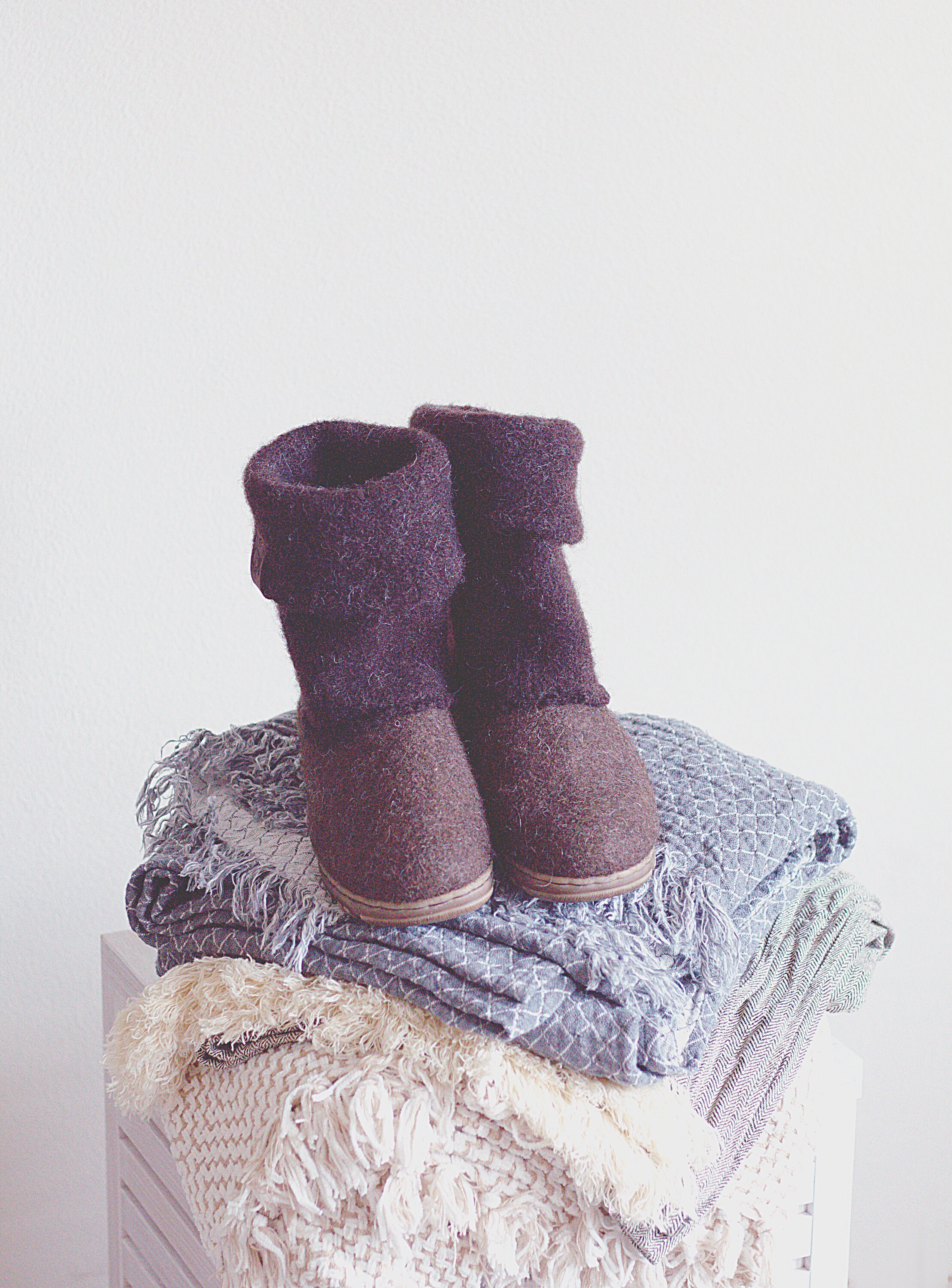 wool shoes boiled organic rubber uppers woolenclogs soles knitted gray dark