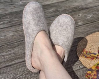 Women spa slippers felted from beige natural wool