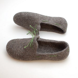 Men felt slipper loafers gray with green laces handmade natural organic wool house shoes image 3