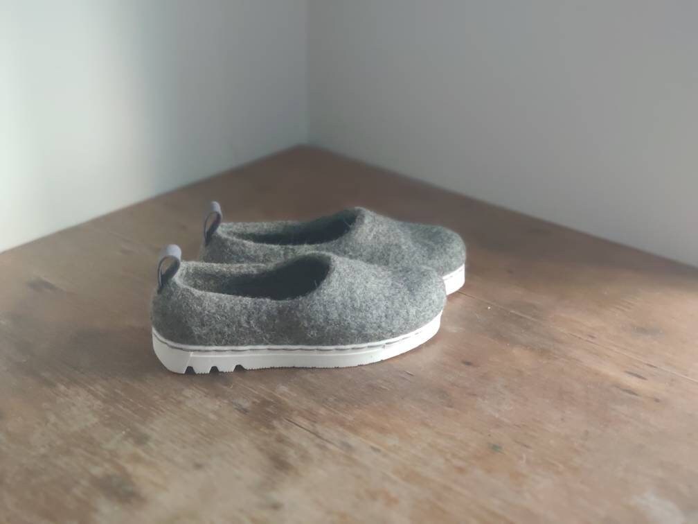 READY to SHIP Size Eu39/us Womens 8.5 Sporty Sneaker Sole Felted Shoes for  Women in Grey Wool - Etsy