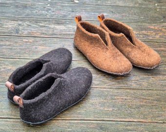 Unisex comfy woolen slippers with pull loop