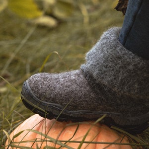 READY to SHIP in size EU 27/Us toddler 10.5 Kids' boots from grey organic wool with durable rubber soles image 4