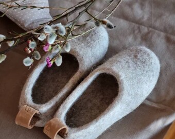 Beige slippers for girls, felted natural wool from cruelty free farms