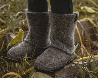 READY to SHIP in size EU 27/Us toddler 10.5  Kids' boots from grey organic wool with durable rubber soles