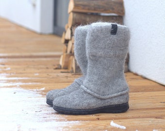 Winter boots for women from organic wool with rubber soles and knitted uppers