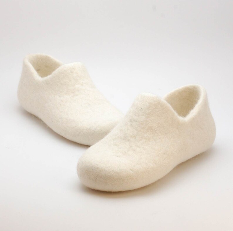 Felted slippers from natural white wool image 2