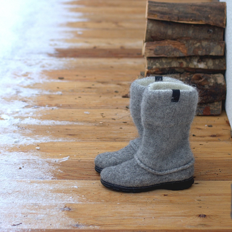 Felt boots natural gray black felted winter wool boot valenki Black