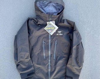 Arcteryx Alpha SV Jacket – Waterproof Windproof Outdoor Hiking Shell