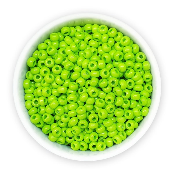 3mm size 8/0 Seed beads 20g Opaque bright green coated Czech rocailles NR 331-19001-16A54