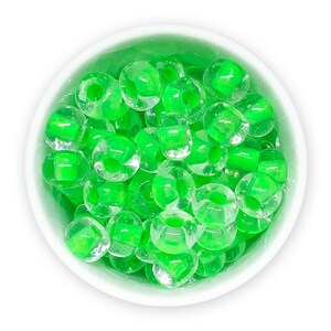 Perline di pony ceche 7 mm foro largo 2,8 mm 20 pz verde neon foderato NR 547
