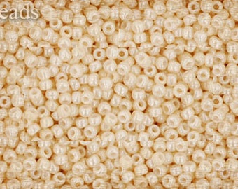 TOHO-rocailles: ondoorzichtig, glanzend lt-beige, maat 11/0 (10 g) TR-11-123