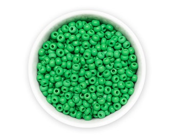 3mm Seed beads 8/0 Opaque green Czech rocailles NR 604