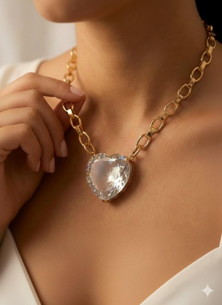 Collana con ciondolo a forma di cuore in moissanite incolore da 9 mm, in oro giallo 14 carati, ideale per tutti i giorni, con diamante solitario per una persona speciale. - Italia