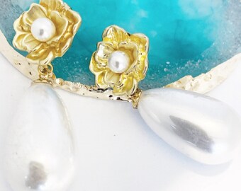 Large Pearl Drop Earrings, Pearl flower stud Earrings, White Pearl Earrings, flower pearl earring, pearl Jewelry, wedding jewellery