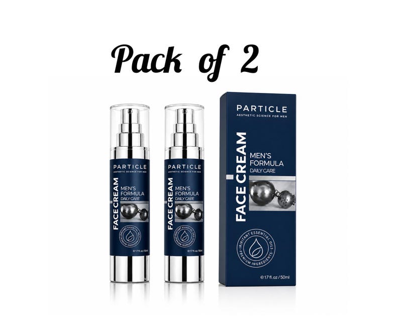 Puede incluir: Un paquete de dos botellas de crema facial Particle Men's Formula Daily Care y una caja azul marino. Las botellas son plateadas y azul marino con el texto "FACE CREAM" y "MEN'S FORMULA DAILY CARE". La caja tambi&eacute;n tiene el texto "PARTICLE" y "0.17 fl. oz / 50ml".