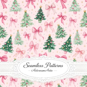 Pode incluir: Um padrão contínuo com ilustrações em aguarela de árvores de Natal verdes decoradas com ornamentos e estrelas douradas, intercaladas com laços cor-de-rosa e brilhos dourados num fundo rosa claro. O texto diz Seamless Patterns AeternumArtis.