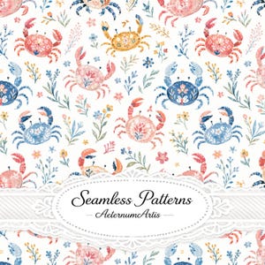 Può includere: Un motivo continuo con granchi in stile acquerello nei toni del rosso, blu e giallo, intervallati da piccoli fiori e rametti su sfondo bianco. Un'etichetta ovale bianca centrale riporta il testo Seamless Patterns AeternumArtis.