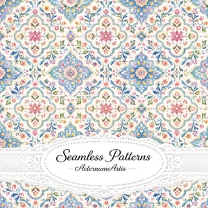 Pode incluir: Um padrão contínuo com um motivo de quadrifólio repetitivo com detalhes florais intrincados em tons de azul, rosa e amarelo sobre um fundo creme. Uma etiqueta decorativa branca com o texto Seamless Patterns AeternumArtis está centrada.