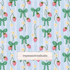 Pode incluir: Um padrão repetitivo azul claro com morangos cor-de-rosa, margaridas brancas e laços verdes dispostos em colunas verticais com linhas brancas onduladas e pequenos pontos brancos. O texto ImpressioArtisStudio está centrado num quadro.