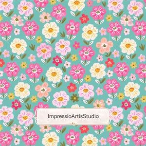 Pode incluir: Um padrão floral repetitivo sobre um fundo azul-petróleo com flores estilizadas em tons de rosa, branco e amarelo com folhas verdes. Uma etiqueta branca retangular com cantos arredondados exibe o texto ImpressioArtisStudio.
