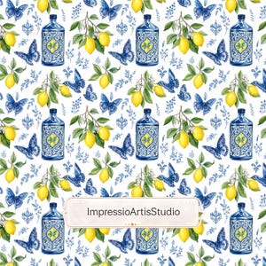 Pode incluir: Padrão repetitivo com borboletas azuis, limões amarelos e garrafas azuis decorativas com detalhes amarelos sobre fundo branco. A imagem também inclui o texto "ImpressioArtisStudio".