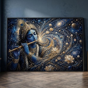 Op de afbeelding: Een rechthoekige wandkunstprint met een blauwhuidige figuur die een gouden fluit bespeelt. De achtergrond toont een wervelend kosmisch sterrenstelsel met gouden sterren, planeten en witte lotusbloemen.