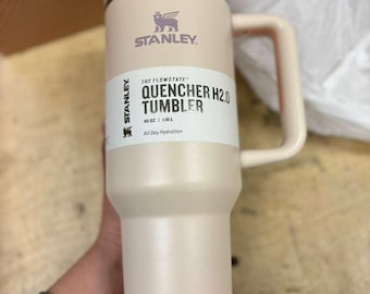 Stanley Quencher H2.0 FlowState™ Tumbler | 40 Oz Cream