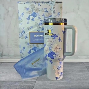Stanley x LoveShackFancy Quencher 40oz – Everblooming Rosettes Tumbler | Limited Edition Floral FlowState Cup bild 1