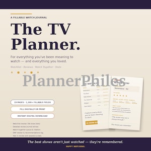 Op de afbeelding: Een invulbaar kijkdagboek genaamd The TV Planner met een crèmekleurige achtergrond en donkerpaarse tekst. Het bevat 19 pagina's, meer dan 1200 invulbare velden en secties voor een kijklijst, recensies en statistieken.