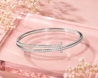 Silbernes Armband mit Kristallen | Strass-Armreif | Eleganter Schmuck für jeden Tag | Geschenkidee für Sie