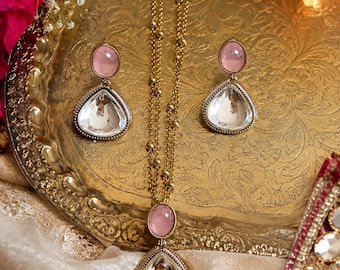 Schmuckset mit rubinroten Kristallen | Halskette und Ohrringe in Roségold, Statement-Anhänger