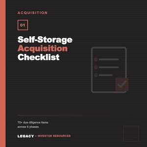 Può includere: Uno sfondo scuro con una striscia verticale arancione a sinistra. Il testo recita "ACQUISITION" e "01". Sotto, le parole "Self-Storage Acquisition Checklist" sono visualizzate in bianco e arancione. Un'icona di checklist è a destra.