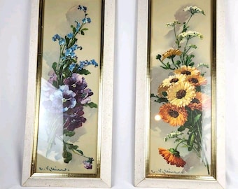 Ensemble de lithographies vintage encadrées en or, bouquets floraux multicolores, signées Catherine Klein
