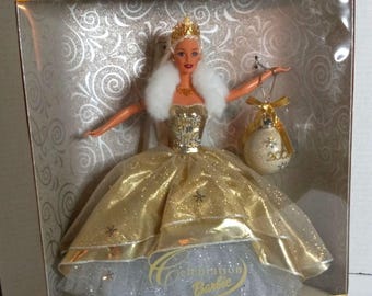 Mattel 2000 Holiday Celebration Special Edition Barbie Doll New in Box.