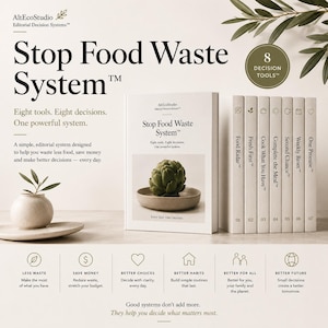 Peut inclure: Un ensemble de livres Stop Food Waste System compos&eacute; de huit volumes blancs avec du texte noir. La couverture montre un artichaut sur une assiette. Les tranches portent des titres comme Food Radar, Fresh First et Cook What You Have.