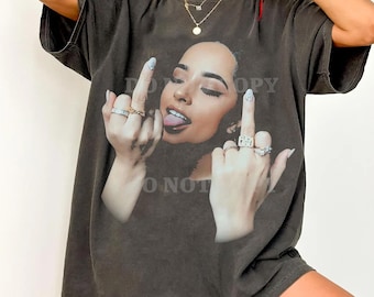 Maglietta Comfort Colors Becky G con dito medio