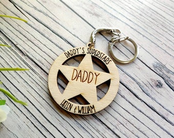 Personalised Daddy Keyring • Wooden Father's Day Present • Engraved Keyring • Dad Gift • Gifts for Him • Fathers Day Gift • Gift For Grandad