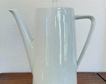 Seltmann Weiden Bavaria Kaffeekanne, weiße geriffelte Porzellan Teekanne Monika, Mid Century Modern Geschirr, 23 cm MCM