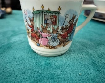 Vintage Royal Doulton Bunnykins Muggkopp - Punch & Judy Dockteater Strandscen