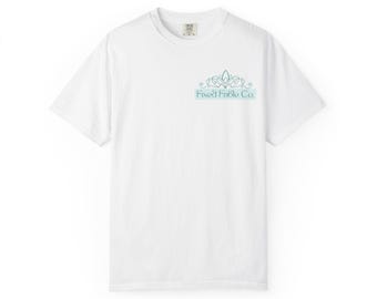 Camiseta unisex teñida con el corazón de Blancanieves