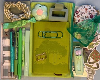 Paquete Cutesy Going Green Pretty Girl Bookish
