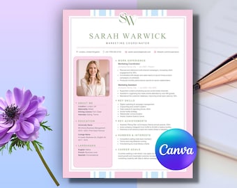 Può includere: Un modello di curriculum professionale con un bordo rosa e bianco, il nome Sarah Warwick e il titolo Marketing Coordinator. Il documento include sezioni per l'esperienza lavorativa, le competenze, l'istruzione e un logo Canva.