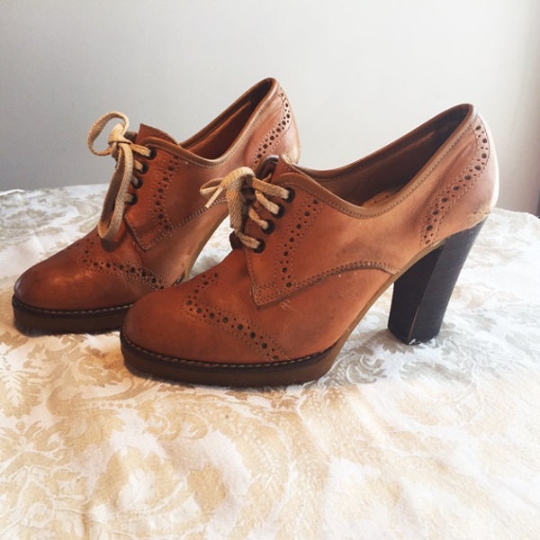 Cute Leather Shoes Wooden Heels Vintage Lace Up Seventies Sz 6