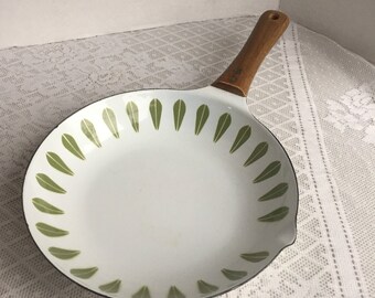 Catherineholm Frying Pan / Vintage White and Green Enameled Pan / Green Lotus Pattern Made in Denmark