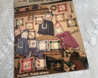 Love That Country Hopscotch Cross Stitch Pattern Book / Vintage Cross Stitch and Embroidery Patterns 1984