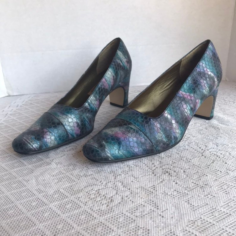 blue snakeskin pumps