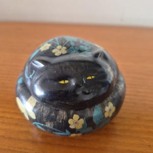 Vintage Kashmiri Papier-Mâché Sleeping Cat Trinket Box