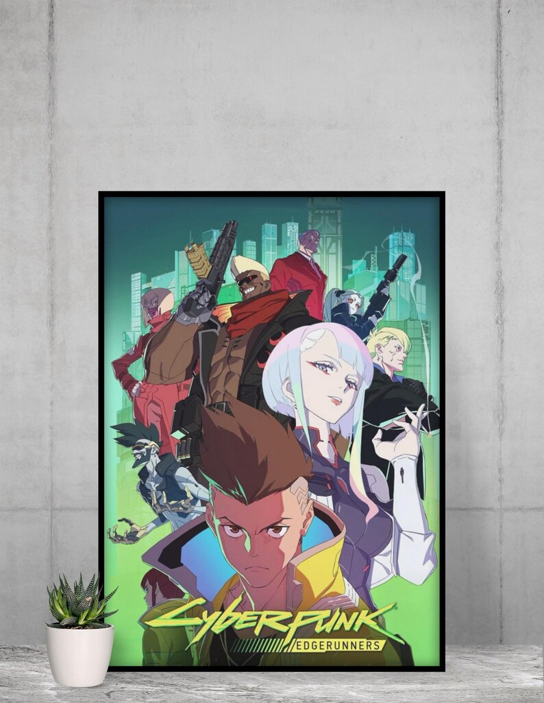 Może przedstawiać: Oprawiony plakat z postaciami w stylu anime z Cyberpunk: Edgerunners. Grafika ma turkusowo-zielone tło z krajobrazem miejskim. Tytuł "Cyberpunk Edgerunners" znajduje się na dole w neonowej zieleni.