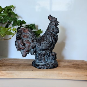 Figurine vintage de coq en céramique peinte à la main, coq d'art populaire, décoration de cuisine de ferme rustique, coq de poterie de studio banalisé